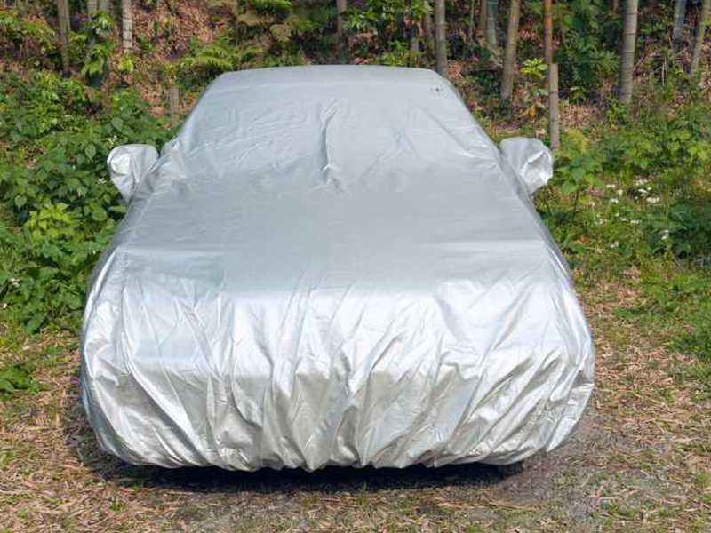 Autoplanen schützen das Auto
